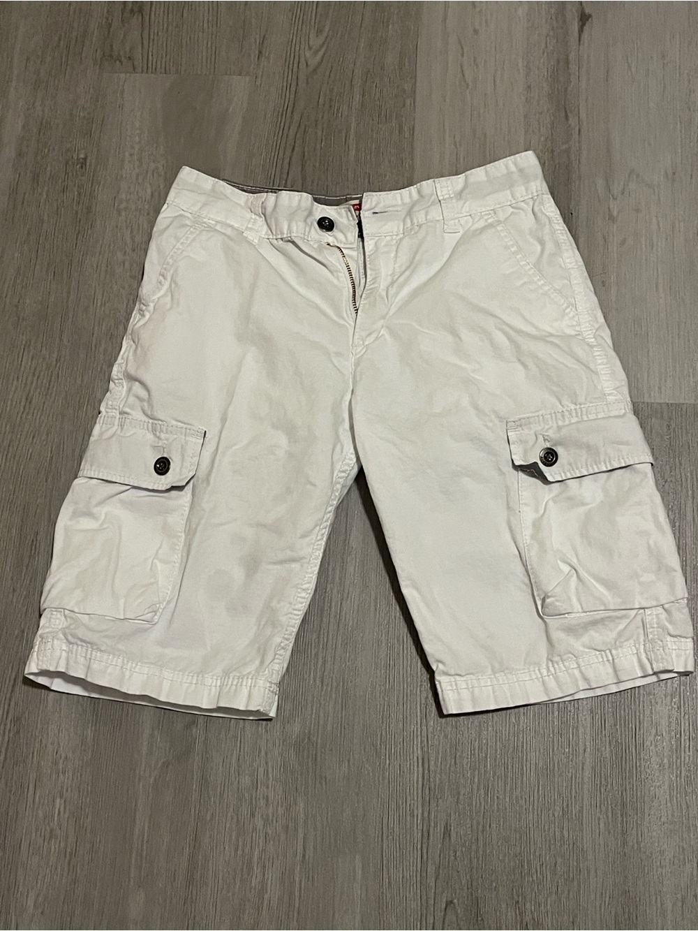 Levi's White Cargo Shorts with Flap Pockets